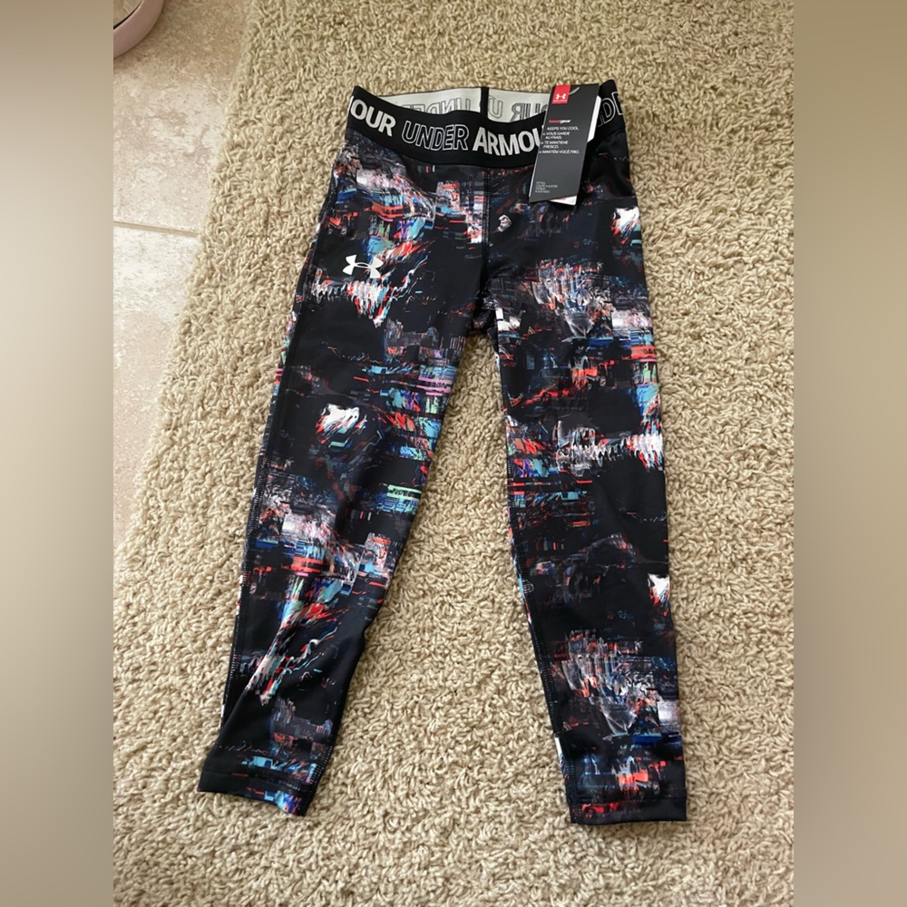 Brand new Under Armour Printed Leggings - Black Multicolor Youth S- 5-6years